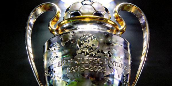 欧冠联赛奖杯特写照片